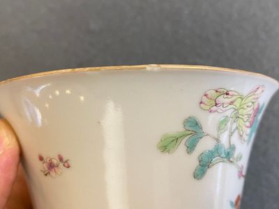 Two Chinese famille rose 'erotic subject' bowls, Kangxi mark, 19th C. — 照片 10