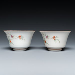 Two Chinese famille rose 'erotic subject' bowls, Kangxi mark, 19th C. — 照片 5