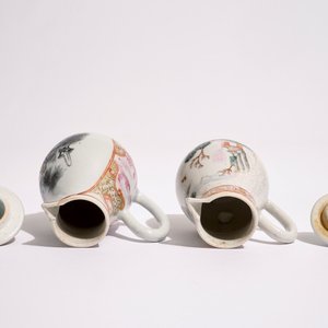 Two Chinese famille rose export milk jugs and covers, Qianlong — photo 6