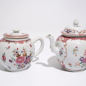 Two Chinese famille rose export porcelain teapots and covers, Qianlong — photo 1