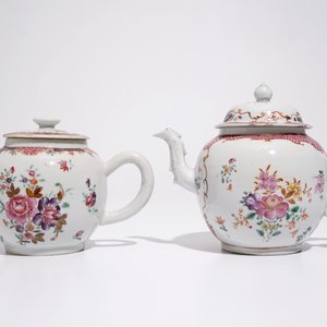 Two Chinese famille rose export porcelain teapots and covers, Qianlong — photo 2