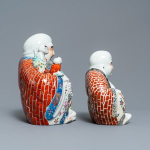Two Chinese famille rose figures of Buddha, 19/20th C. — 照片 3