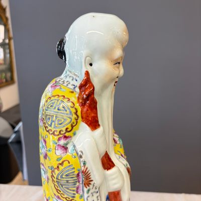 Two Chinese famille rose figures of star gods — foto 17