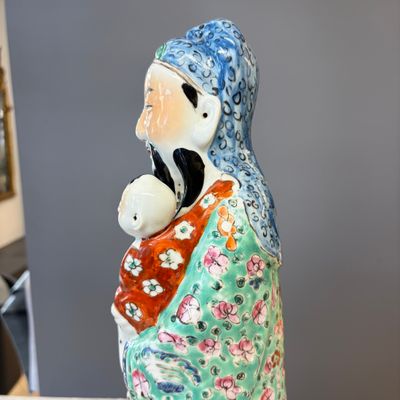 Two Chinese famille rose figures of star gods — foto 30