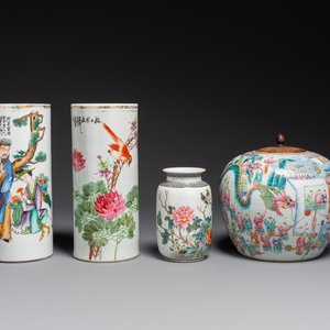 Two Chinese famille rose hat stands, a vase and a jar, 19th C. — 照片 1
