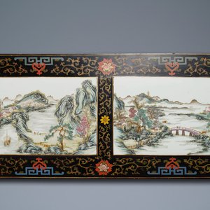 Two Chinese famille rose landscape plaques in a lacquered chest, marked Wang Yeting, 19/20th C. — photo 1