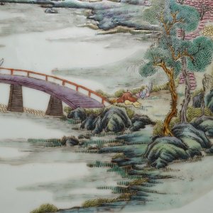 Two Chinese famille rose landscape plaques in a lacquered chest, marked Wang Yeting, 19/20th C. — photo 14