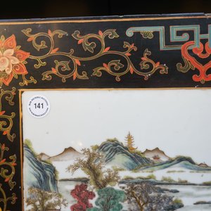 Two Chinese famille rose landscape plaques in a lacquered chest, marked Wang Yeting, 19/20th C. — photo 20