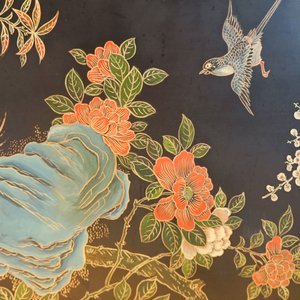 Two Chinese famille rose landscape plaques in a lacquered chest, marked Wang Yeting, 19/20th C. — photo 36
