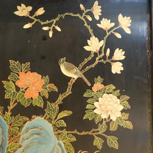 Two Chinese famille rose landscape plaques in a lacquered chest, marked Wang Yeting, 19/20th C. — photo 42