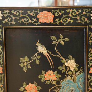 Two Chinese famille rose landscape plaques in a lacquered chest, marked Wang Yeting, 19/20th C. — photo 44