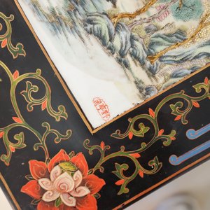 Two Chinese famille rose landscape plaques in a lacquered chest, marked Wang Yeting, 19/20th C. — photo 47