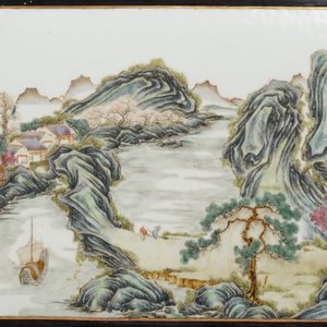 Two Chinese famille rose landscape plaques in a lacquered chest, marked Wang Yeting, 19/20th C. — photo 8