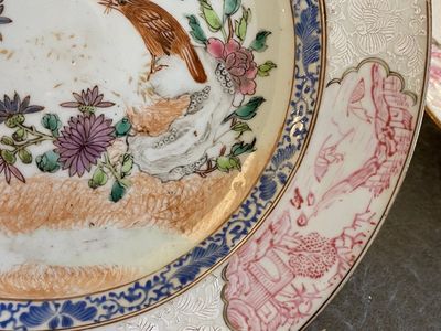 Two Chinese famille rose 'magpie and peony' plates with bianco-sopra-bianco rims, Yongzheng — 照片 5