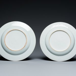 Two Chinese famille rose 'magpie and peony' plates with bianco-sopra-bianco rims, Yongzheng — 照片 3