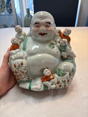 Two Chinese famille rose Milefo Buddhas, Zhu Mao Ji 朱茂記造 mark, 20th C. — photo 1