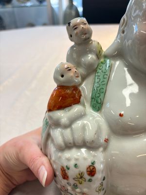 Two Chinese famille rose Milefo Buddhas, Zhu Mao Ji 朱茂記造 mark, 20th C. — photo 6