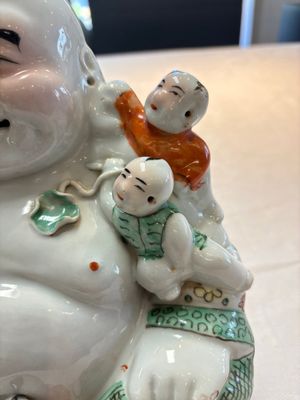 Two Chinese famille rose Milefo Buddhas, Zhu Mao Ji 朱茂記造 mark, 20th C. — photo 7
