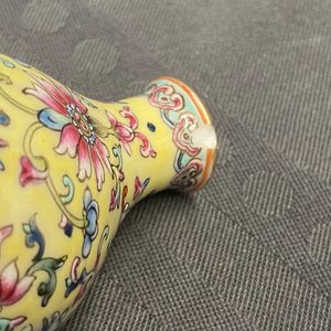 Two Chinese famille rose miniature vases, Qianlong mark, Republic — photo 7