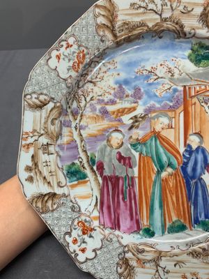 Two Chinese famille rose plates and an Imari-style armorial plate, Kangxi/Yongzheng — photo 8
