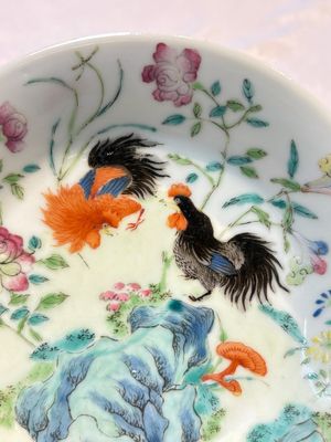 Two Chinese famille rose plates, Chenghua and Guangxu mark, Republic — foto 8