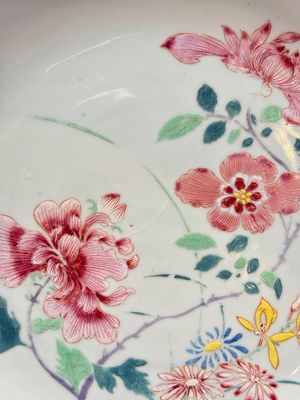 Two Chinese famille rose plates with floral design, Yongzheng/Qianlong — 照片 2
