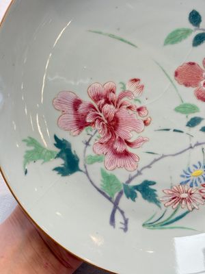 Two Chinese famille rose plates with floral design, Yongzheng/Qianlong — 照片 5