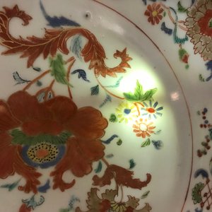 Two Chinese famille rose 'Pompadour' dishes, Qianlong — 照片 6