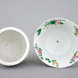 Two Chinese famille rose porcelain bowls, 18/19th C — photo 5