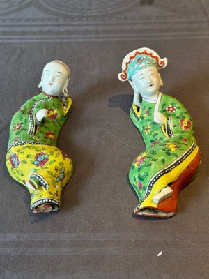 Two Chinese famille rose reclining figures, 19th C. — photo 1