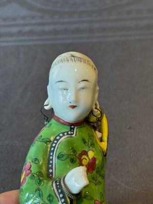 Two Chinese famille rose reclining figures, 19th C. — photo 2