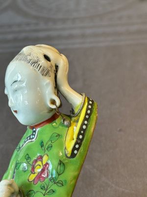 Two Chinese famille rose reclining figures, 19th C. — photo 3