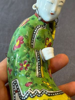 Two Chinese famille rose reclining figures, 19th C. — photo 5