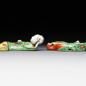 Two Chinese famille rose reclining figures, 19th C. — photo 4