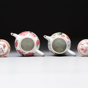 Two Chinese famille rose 'rooster' teapots, Yongzheng/Qianlong — photo 6
