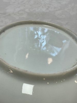 Two Chinese famille rose ruby-ground 'Landscape Scroll' cups and saucers, Yongzheng — 照片 21