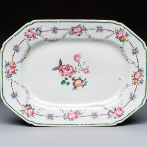Two Chinese famille rose serving dishes and six plates with floral design, Qianlong — photo 16