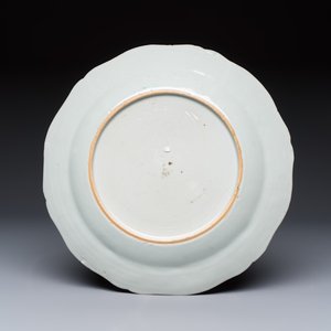 Two Chinese famille rose serving dishes and six plates with floral design, Qianlong — photo 9
