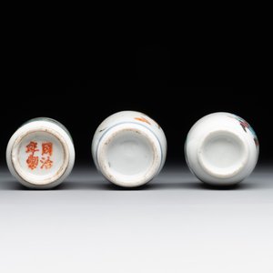Two Chinese famille rose snuff bottles and a 'Wu Shuang Pu' snuff bottle, Tongzhi mark and of the period — foto 6
