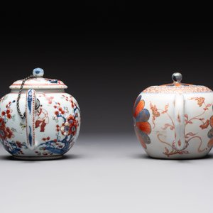 Two Chinese famille rose teapots, an Imari-style teapot and a Dutch-decorated teapot, Yongzheng/Qianlong — foto 3