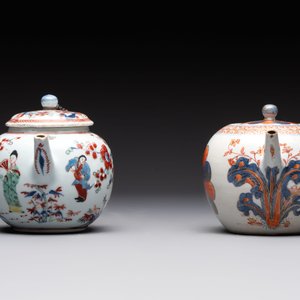 Two Chinese famille rose teapots, an Imari-style teapot and a Dutch-decorated teapot, Yongzheng/Qianlong — foto 5