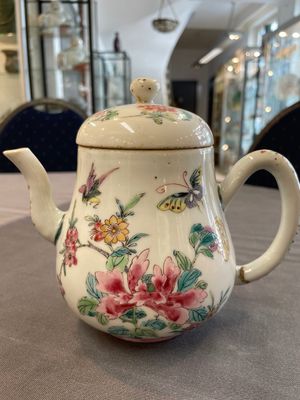 Two Chinese famille rose teapots and a bowl, Qianlong — photo 17