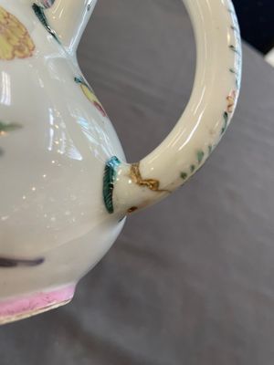 Two Chinese famille rose teapots and a bowl, Qianlong — photo 22