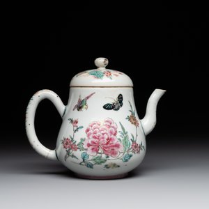 Two Chinese famille rose teapots and a bowl, Qianlong — photo 3