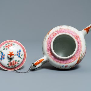 Two Chinese famille rose teapots and a jug and cover, Yongzheng/Qianlong — photo 12