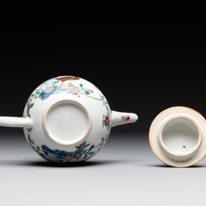 Two Chinese famille rose teapots and a tea caddy, Yongzheng/Qianlong — photo 6