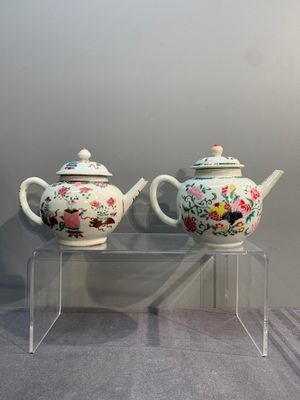 Two Chinese famille rose teapots and covers, Qianlong — photo 1