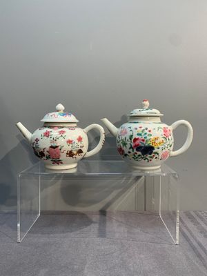 Two Chinese famille rose teapots and covers, Qianlong — photo 3
