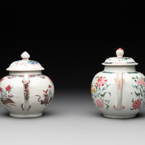 Two Chinese famille rose teapots and covers, Qianlong — photo 2