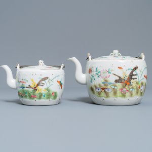 Two Chinese famille rose teapots and four covered bowls on stands, 19th C. — photo 14